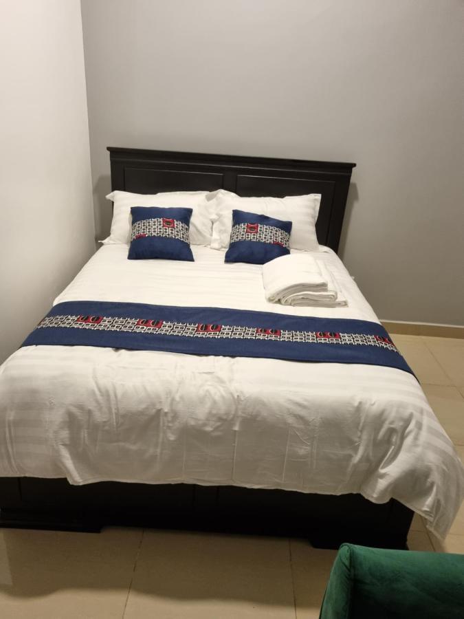 Eika Suites At Acacia 캄팔라 외부 사진