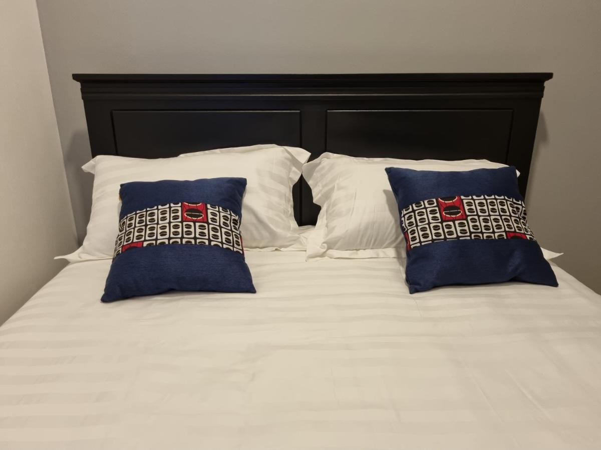Eika Suites At Acacia 캄팔라 외부 사진